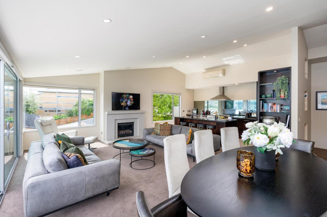 Luxury Lakeview Vista Apartment ワナカ エクステリア 写真